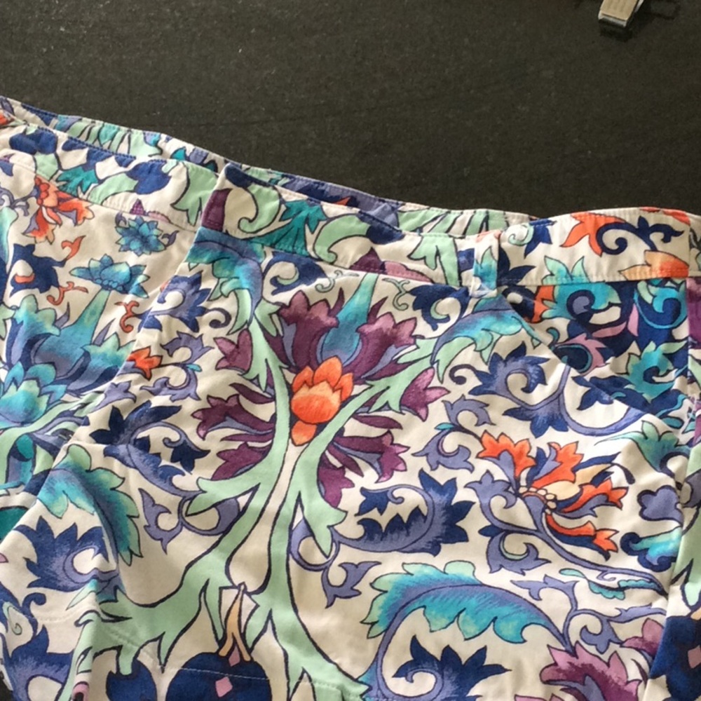 Nicole Miller floral shorts - Picture 3 of 5